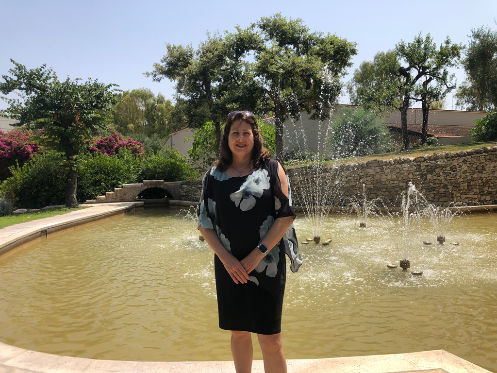 Dr. Janice Bishop Receives 2023 George Brown Lecture Award from the Mineralogical Society of the UK and Ireland