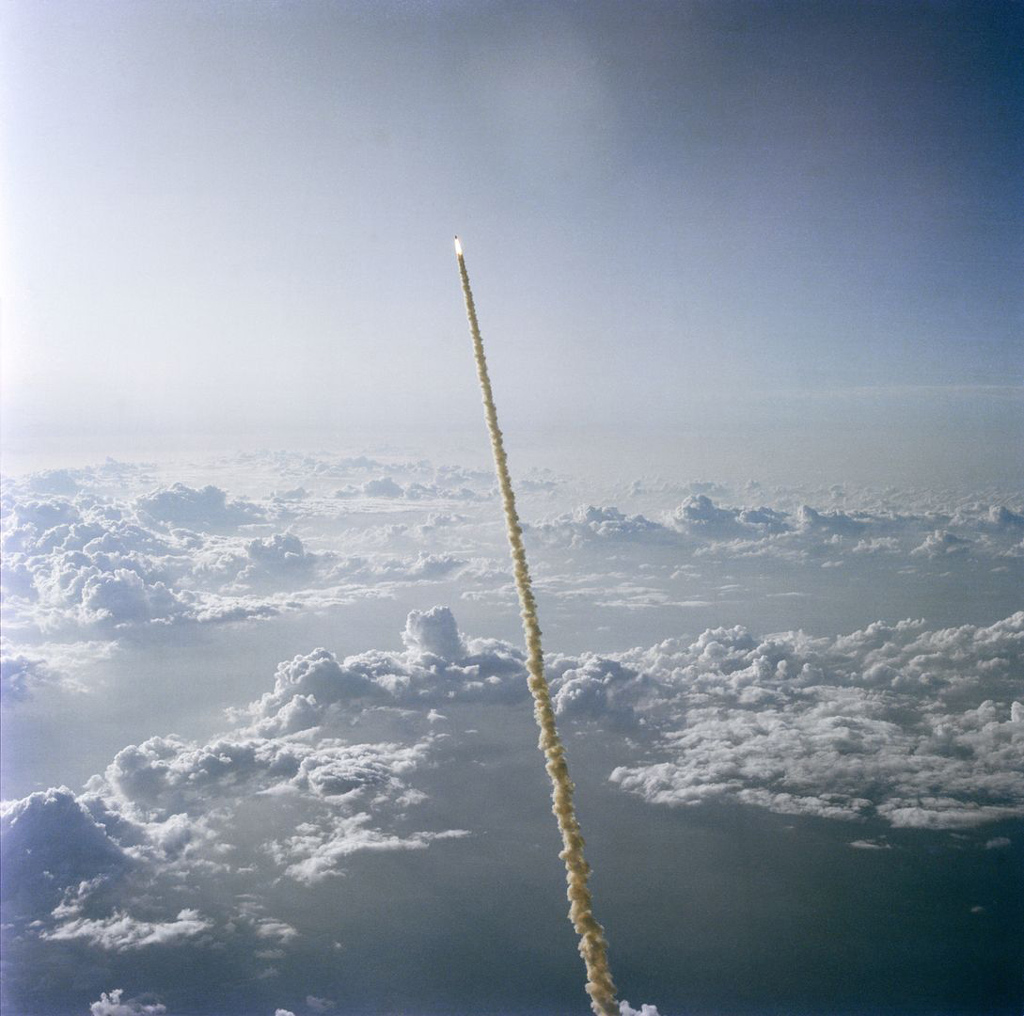 Image of a rocket taking off